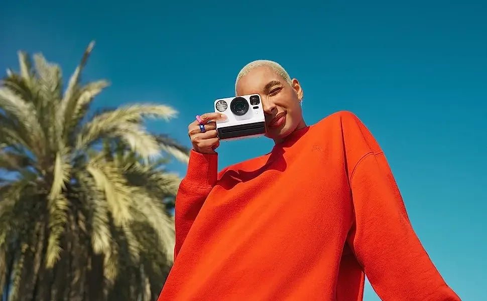 Polaroid Now + cámara controlada por aplicación, película instantánea Tipo I de segunda generación, Bluetooth conectado